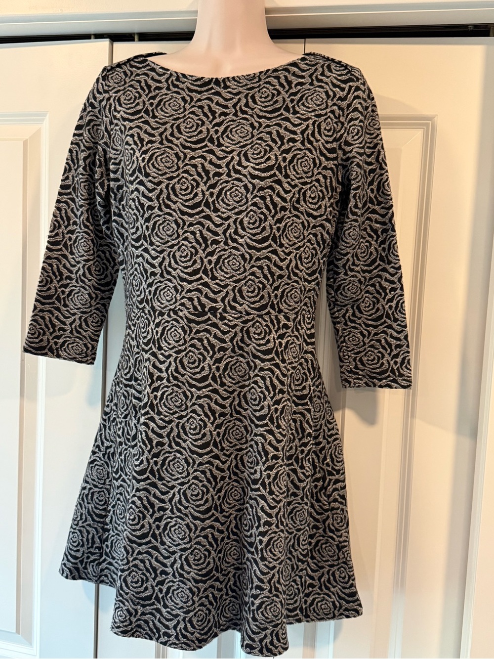 Ann Taylor loft black silver rose print mini dress 4P 4 petite